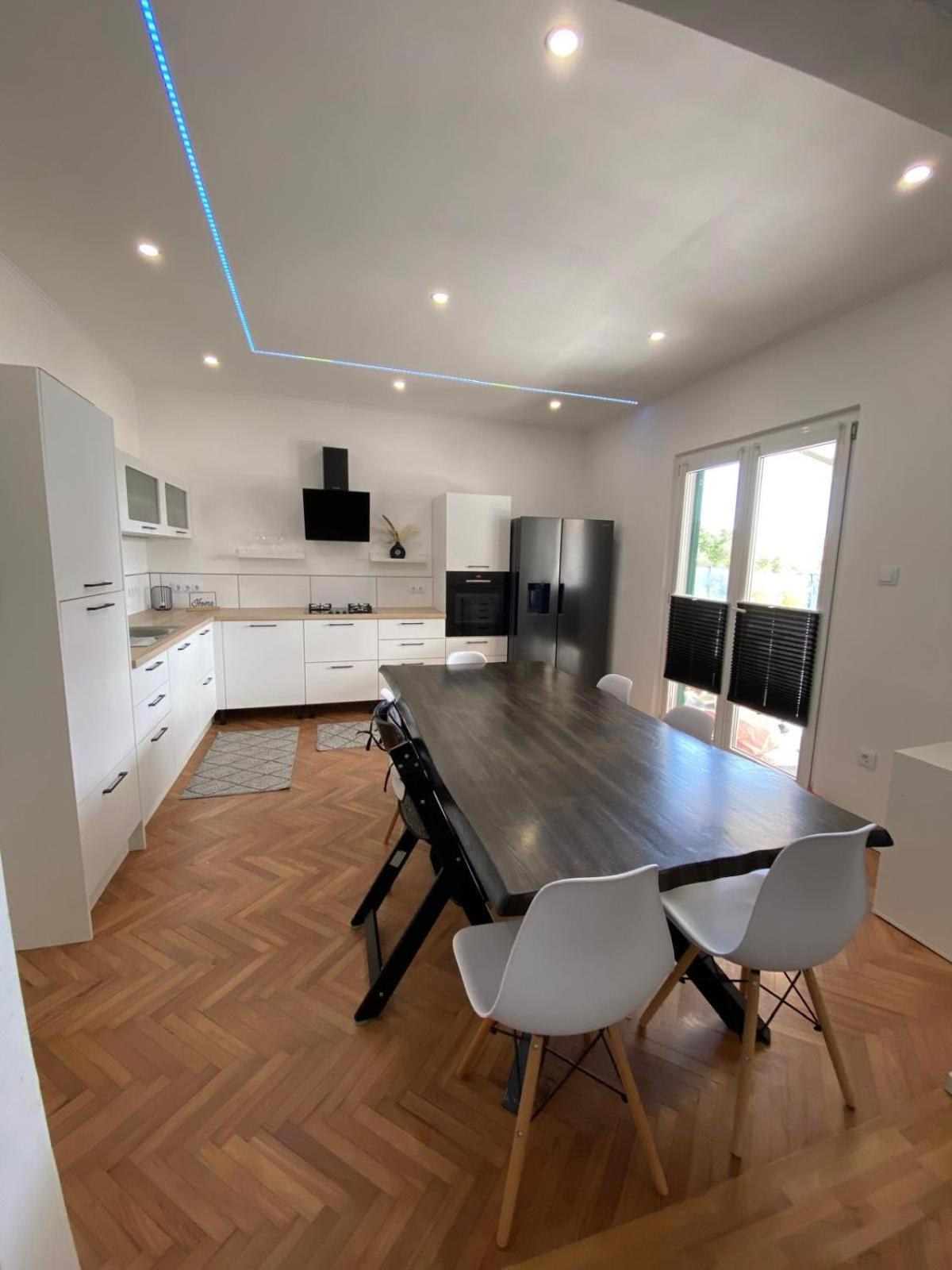 Apartment Milena Kastela Mit Whirlpool 외부 사진